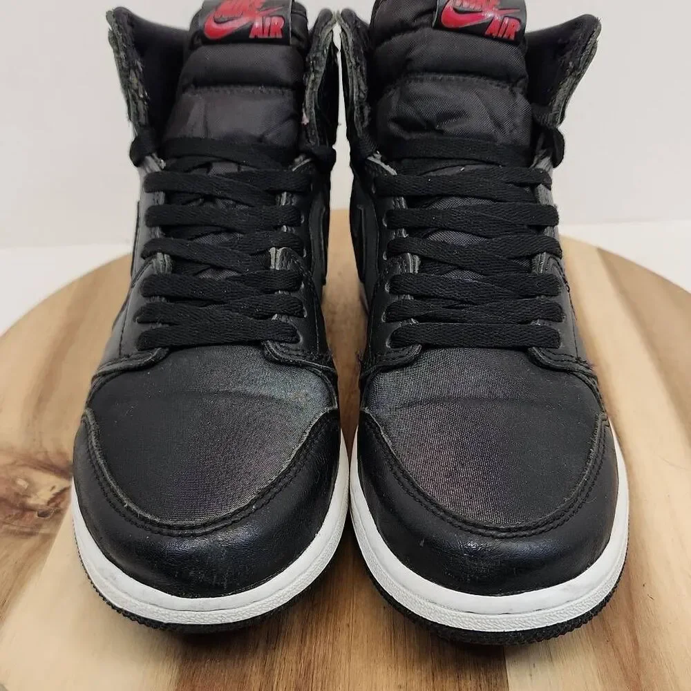 Nike Air Jordan 1 Retro High OG  Size 7 y Black